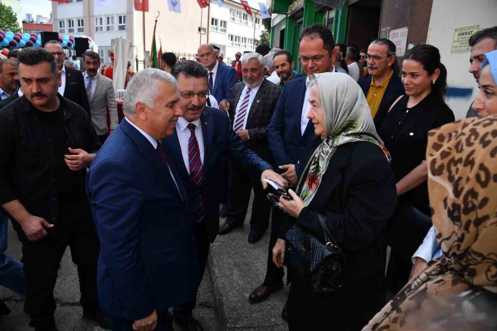TRABZON'UN ORTAHİSAR İLÇESİNDE MURAT YÜKSEL AKADEMİK ARAŞTIRMA KÜTÜPHANESİ HİZMETE AÇILDI