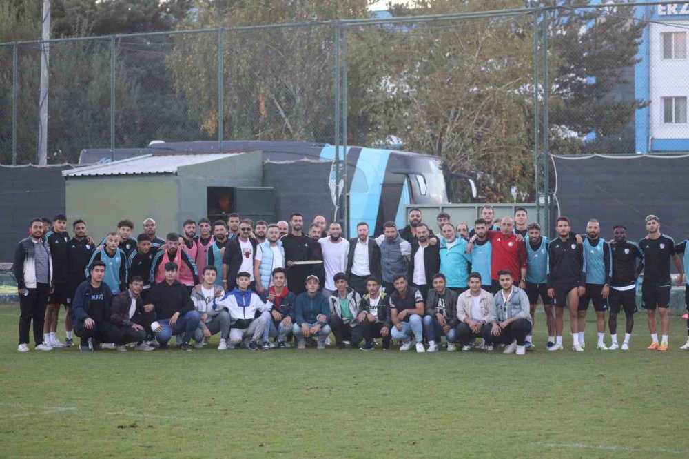 TRENDYOL 1.LİG TAKIMLARINDAN ERZURUMSPOR FK, HAFTA SONU DEPLASMANDA KARŞI KARŞIYA GELECEĞİ ADANASPOR MAÇI HAZIRLIKLARINI SÜRDÜRÜYOR