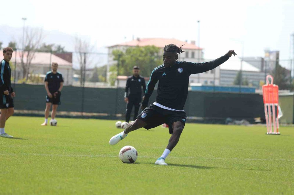 TRENDYOL 1.LİG TAKIMLARINDAN ERZURUMSPOR FK, HAFTA SONU DEPLASMANDA KARŞI KARŞIYA GELECEĞİ ADANASPOR MAÇI HAZIRLIKLARINI SÜRDÜRÜYOR