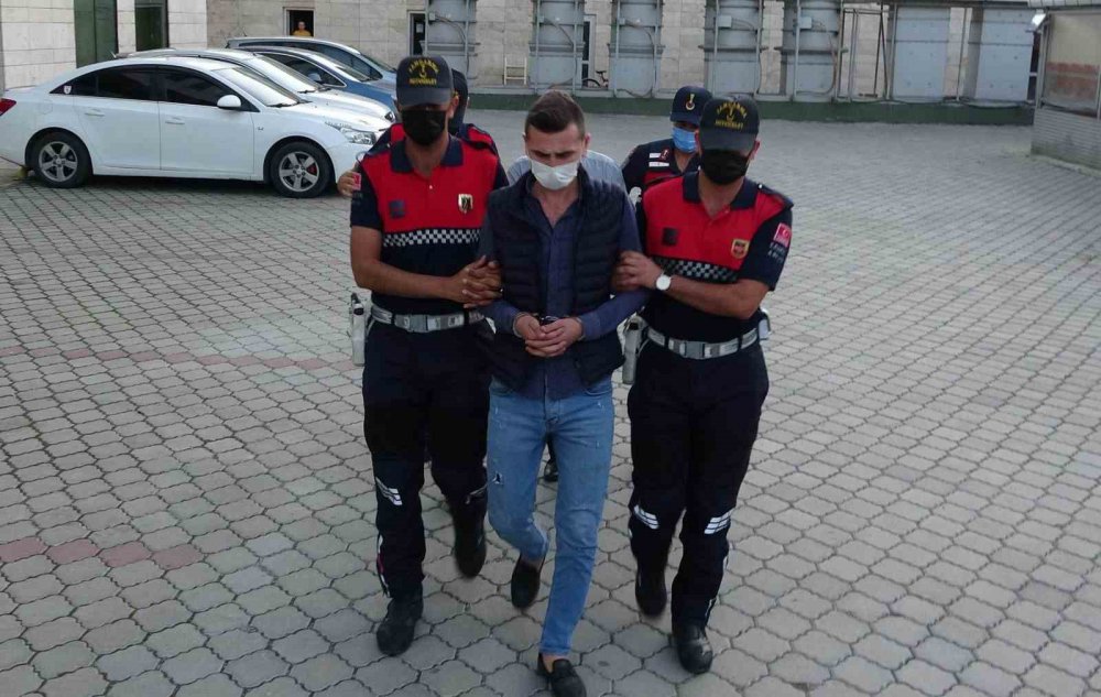 SAMSUN'DA SİLAHLI SALDIRIDA HAYATLARINI KAYBEDEN EMLAKÇI VE EŞİNİN ÖLÜMÜYLE İLGİLİ TUTUKLANAN 2'Sİ BABA-OĞUL 3 KİŞİ YARGILANDIKLARI MAHKEMECE 40'AR YIL HAPİS CEZASINA ÇARPTIRILDILAR