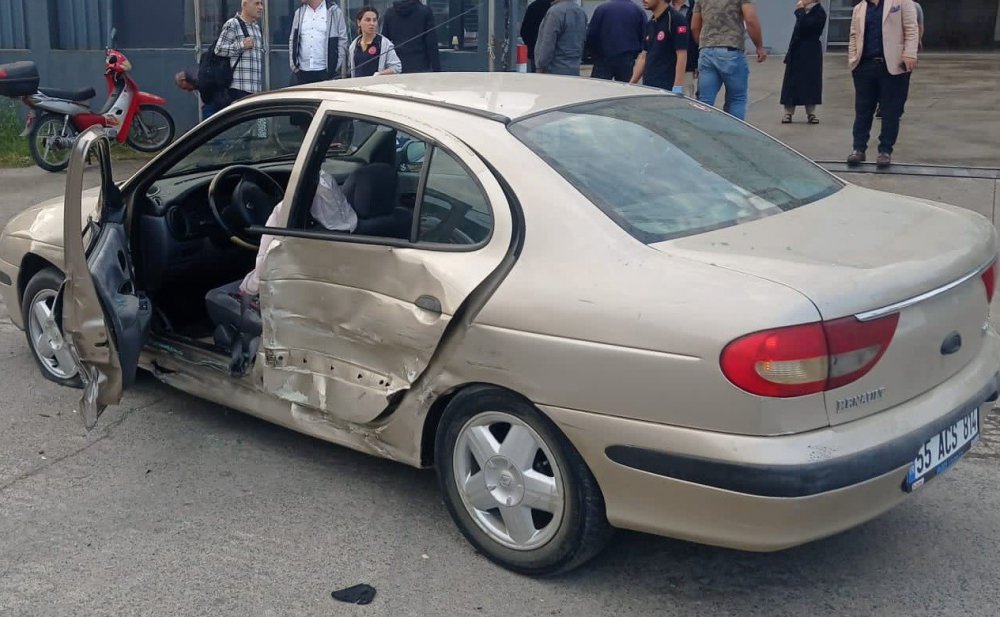 SAMSUN'UN ÇARŞAMBA İLÇESİ SAMSUN ORDU KARAYOLU 38. KİLOMETRESİ AMBARKÖPRÜ MEVKİİNDE SAAT 07.45 SIRALARINDA KAZA MEYDANA GELDİ. 3 ARACIN KARIŞTIĞI ZİNCİRLEME TRAFİK KAZASINDA 5 KİŞİ YARALANDI