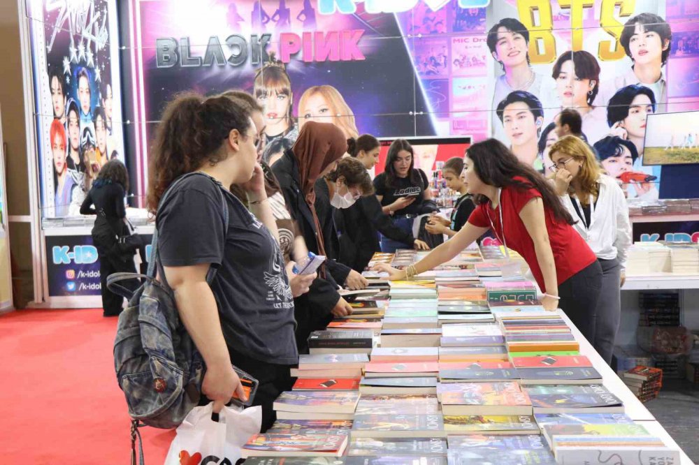 8. KARADENİZ KİTAP FUARI DÜZENLENEN TÖRENLE SAMSUN’DA AÇILDI