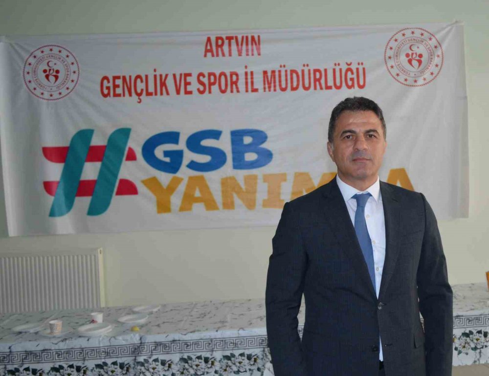 ARTVİN GENÇLİK VE SPOR İL MÜDÜRÜ MUSTAFA DEMİRKIRAN, KYK ARTVİN'DEKİ ÖĞRENCİ KAPASİTESİNİ AÇIKLADI. ARTVİN'DE 7 TANE YURTTA 15 BLOK DA TOPLAM 5 BİN 376 ÖĞRENCİNİN GENÇLİK VE SPOR BAKANLIĞINA BAĞLI YURTLARDA BARINACAĞINI SÖYL