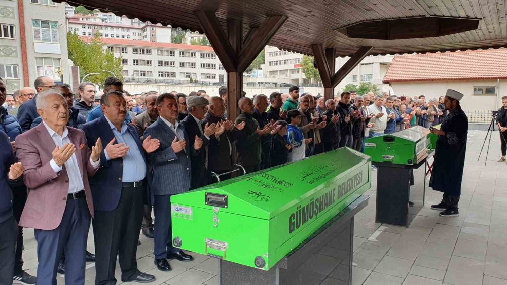 TOKAT’TAKİ FECİ KAZADA HAYATINI KAYBEDEN 3 KİŞİ GÜMÜŞHANE’DE SON YOLCULUĞUNA UĞURLANDI