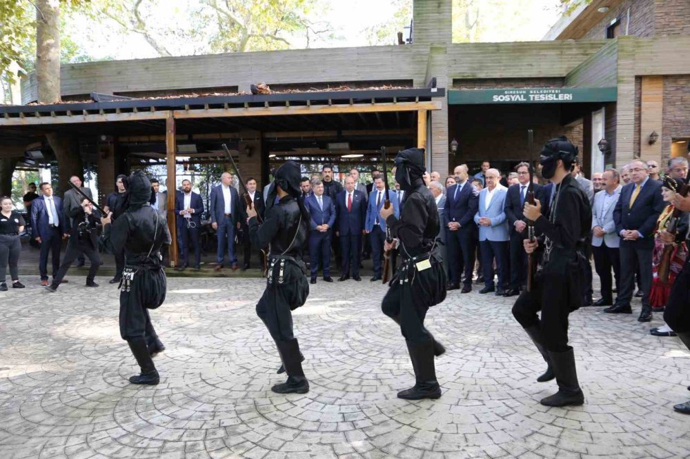 KKTC CUMHURBAŞKANI TATAR GİRESUN’DA. KUZEY KIBRIS TÜRK CUMHURİYETİ CUMHURBAŞKANI ERSİN TATAR, GİRESUN ZİYARETLERİ KAPSAMINDA GİRESUN KALESİNİ ZİYARET ETTİ