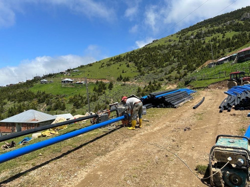 GİRESUN'UN YAĞLIDERE GÖLYANI OBASI'NIN ESKİ GÖRÜNÜMÜNE KAVUŞMASI İÇİN DOĞAL GÖLÜN ÖZELLİKLE YAZ AYLARINDA SU SEVİYESİNİN ÇEKİLMEMESİ İÇİN SU BAĞLANDI