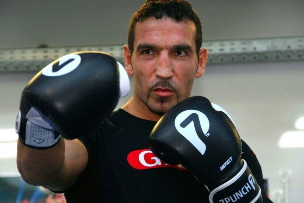 TÜRK PROFESYONEL BOKS TARİHİNİN İLK VE TEK DÜNYA ŞAMPİYONU FIRAT ARSLAN, ERZURUM'DA YAPTIĞI ANTRENMANLARLA WBA DÜNYA ŞAMPİYONLUĞU ALTIN KEMER KARŞILAŞMASIYLA RİNGLERE VEDA EDECEK