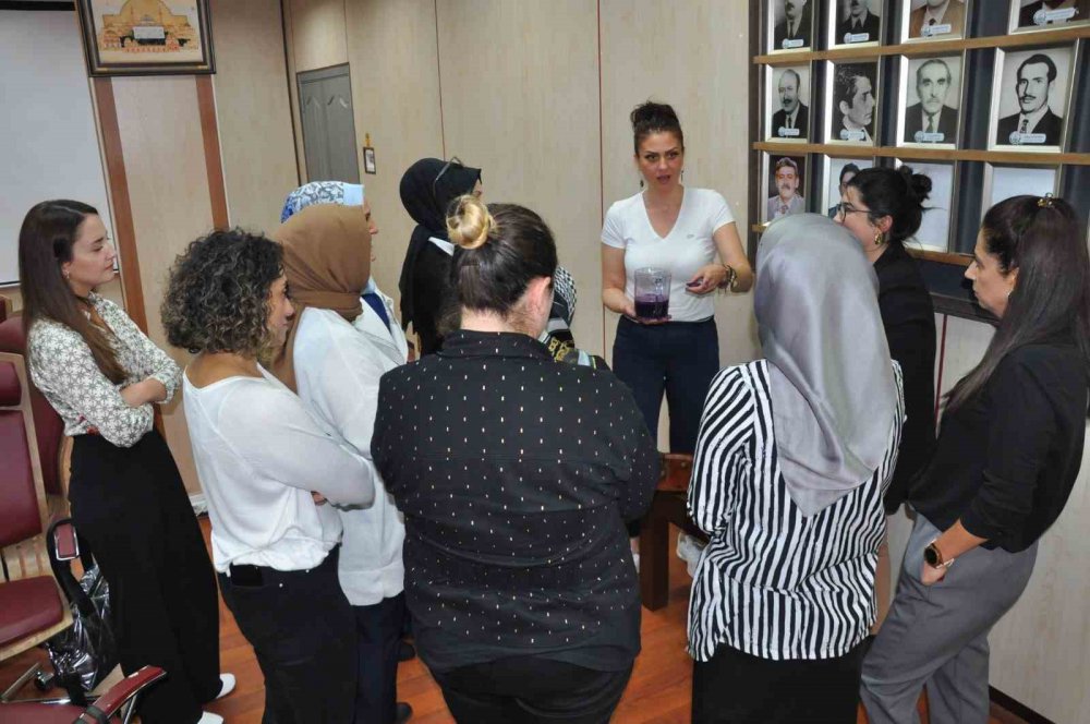 ERZURUM TİCARET BORSASI'NIN KATMA DEĞERİ YÜKSEK ÜRÜNLERİN YETİŞTİRİLMESİNE YÖNELİK ÇALIŞMALARI DEVAM EDİYOR. ERZURUM'DA ÖNÜMÜZDEKİ SEZON MOR PATATES EKİMİ KARARI ALINDI