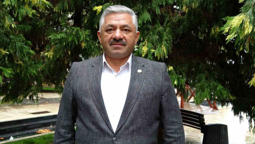 TÜRKİYE ZİRAAT ODALARI BİRLİĞİ YÖNETİM KURULU ÜYESİ ARSLAN SOYDAN; BİR YILDA 300 KAT ÇOĞALABİLEN KAHVERENGİ KOKARCALARIN BÖLGEDE CİDDİ ZARARLARA YOL AÇTIĞINI VE TOPLU İLAÇLAMAYI HEDEFLİYORUZ DEDİ