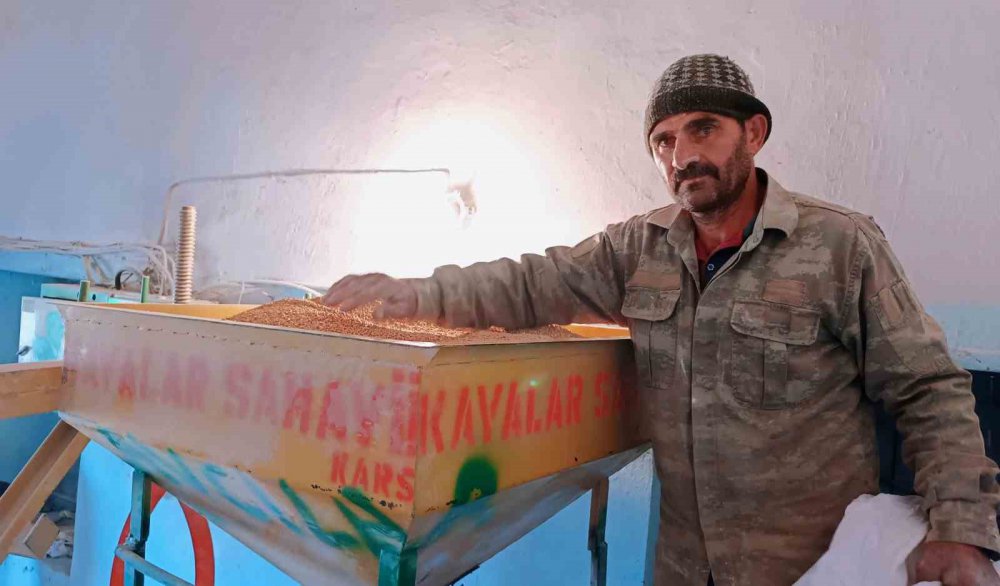 ARTVİN’DE SU DEĞİRMENLERİ YERİNİ ELEKTRİKLİ DEĞİRMENLERE BIRAKTI. ARTVİN'İN YUSUFELİ İLÇESİNE BAĞLI 2 BİN 50 RAKIMLI AVCILAR KÖYÜNDE KURULAN ELEKTRİKLİ DEĞİRMEN ÇEVRE KÖYLERE DE HİZMET VERİYOR