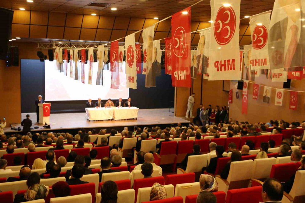 MHP GİRESUN'DA YENİ İL BAŞKANINI SEÇTİ. KONGREDE SEÇİME TEK ADAY OLARAK KATILAN ABDULLAH KARAOSMANOĞLU, PARTİSİNİN YENİ İL BAŞKANI OLDU
