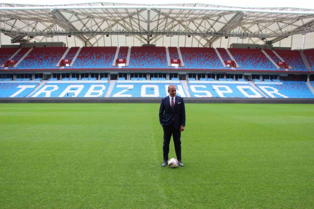 TRABZONSPOR İLE 2 YILLIK SÖZLEŞME İMZALAYAN TEKNİK DİREKTÖRÜ ABDULLAH AVCI, KULÜPTEN İÇERİ GİRERKEN HİÇ AYRILMAMIŞ GİBİ HİS ETTİĞİNİ SÖYLEDİ