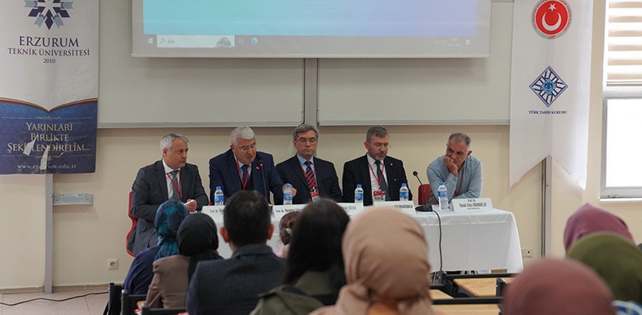 ERZURUM TEKNİK ÜNİVERSİTESİ VE TÜRK TARİH KURUMU İŞ BİRLİĞİYLE DÜZENLENEN 100. YILINDA CUMHURİYET KONULU 2. ULUSLARARASI SOSYAL BİLİMLER SEMPOZYUMU BAŞLADI