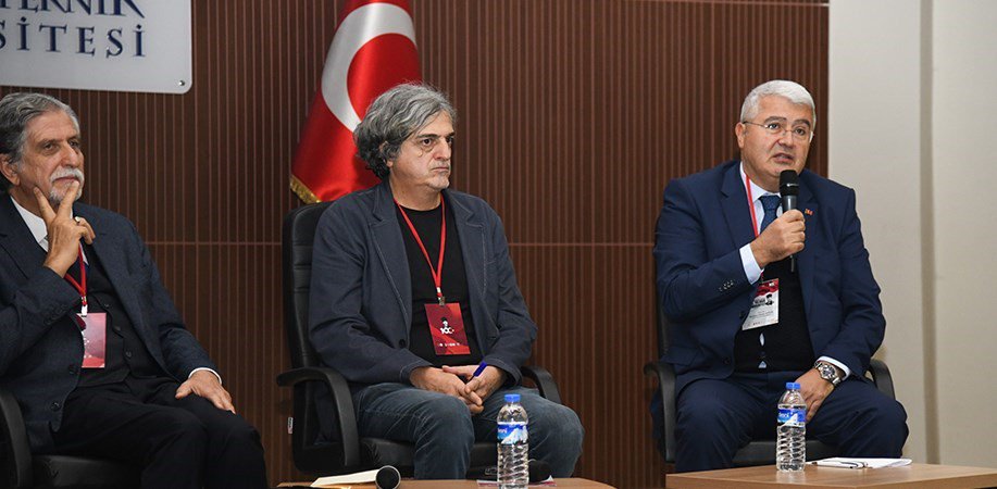 ERZURUM TEKNİK ÜNİVERSİTESİ VE TÜRK TARİH KURUMU İŞ BİRLİĞİYLE DÜZENLENEN 100. YILINDA CUMHURİYET KONULU 2. ULUSLARARASI SOSYAL BİLİMLER SEMPOZYUMU BAŞLADI