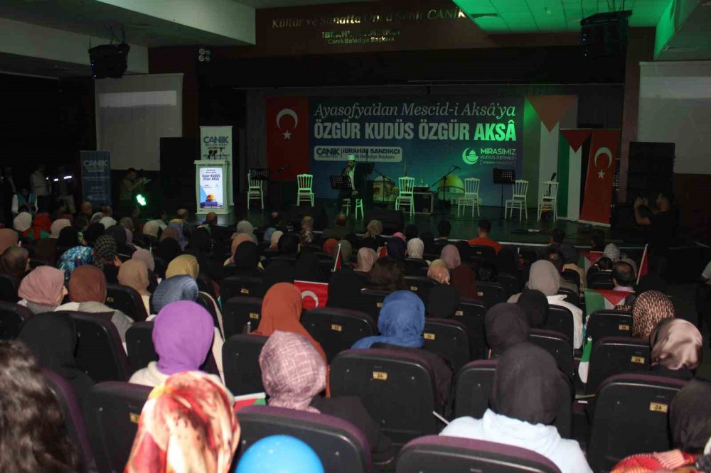 AYASOFYA BAŞ İMAMI PROF. DR. MEHMET EMİN AY: "FİLİSTİN’İN PARAYLA SATILDIĞI YALANDIR" AÇIKLAMASI YAPTI