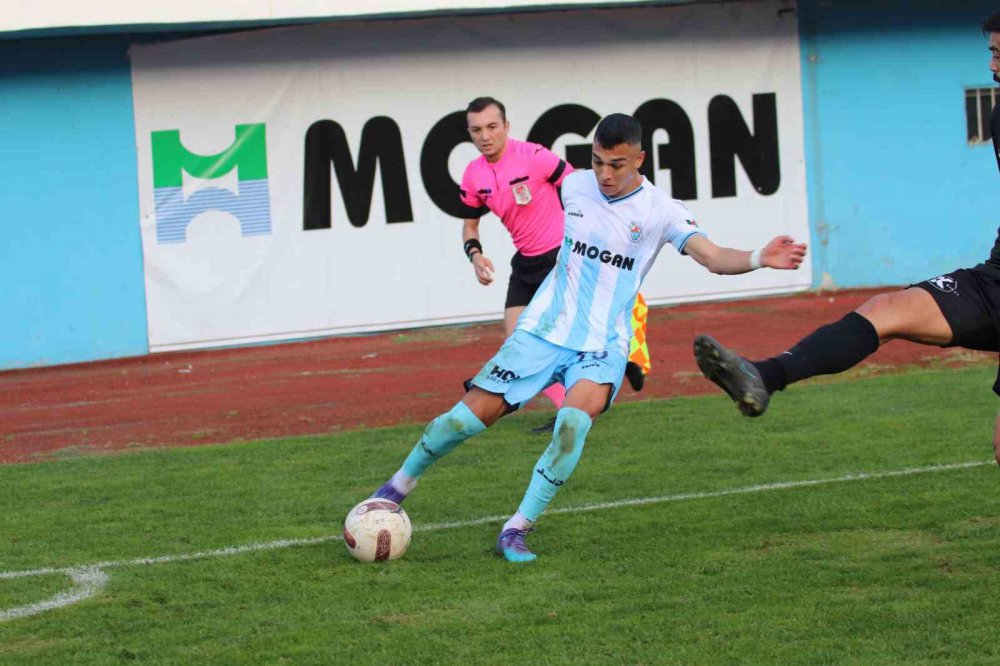 PAZARSPOR , TFF 3.LİG'İN 7.HAFTASINDA SAHASINDA KARŞILAŞTIĞI BULVARSPOR'U 3 - 0 MAĞLUP ETTİ