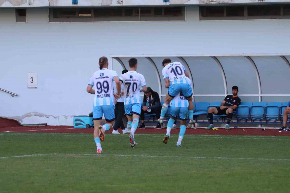 PAZARSPOR , TFF 3.LİG'İN 7.HAFTASINDA SAHASINDA KARŞILAŞTIĞI BULVARSPOR'U 3 - 0 MAĞLUP ETTİ