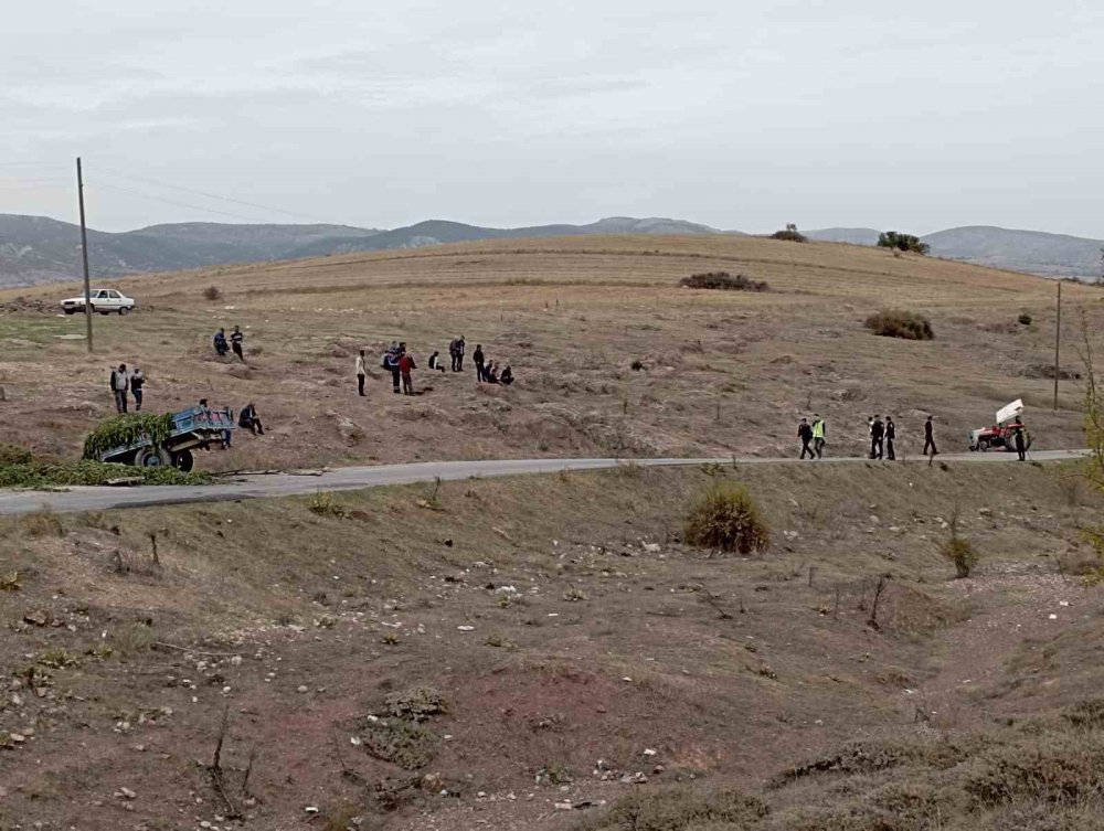 TOKAT'IN YEŞİLYURT İLÇESİNDE MEYDANA GELEN TRAFİK KAZASINDA , DİREKSİYON HAKİMİYETİNİ KAYBEDEN 46 YAŞINDAKİ ERSOY GÜÇLÜ HAYATINI KAYBETTİ