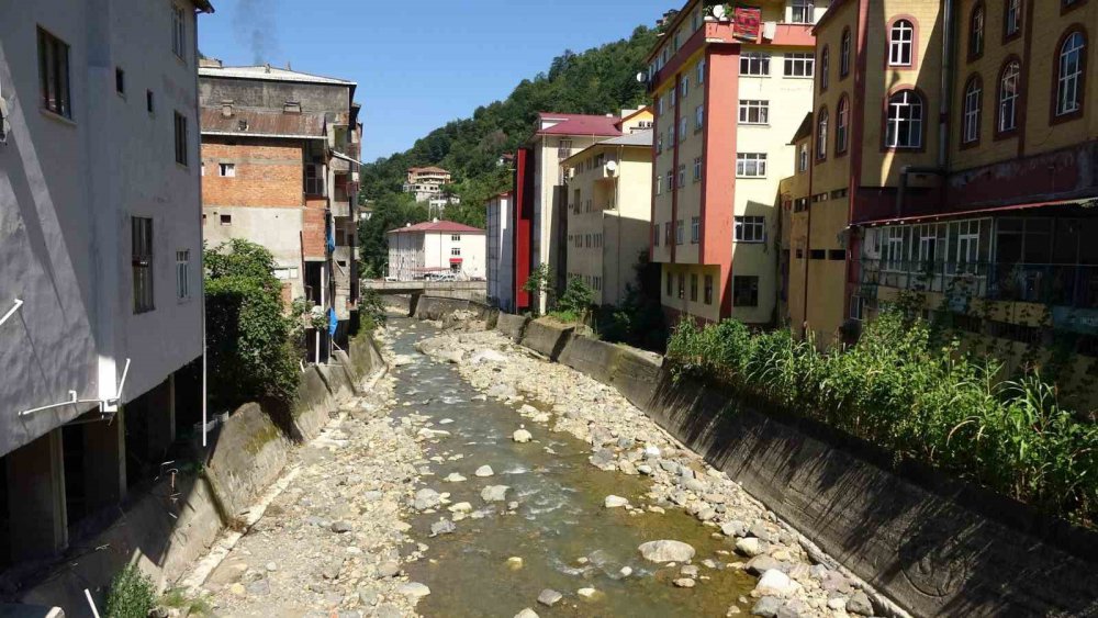 SAYIŞTAY RAPORUN’DA KARADENİZ BÖLGESİ GERÇEĞİ. RİZE – GİRESUN – TRABZON VE ORDU İLLERİNDE, DERE KENARLARINDA 1481 YAPININ RİSKLİ OLDUĞU TESPİT EDİLDİ
