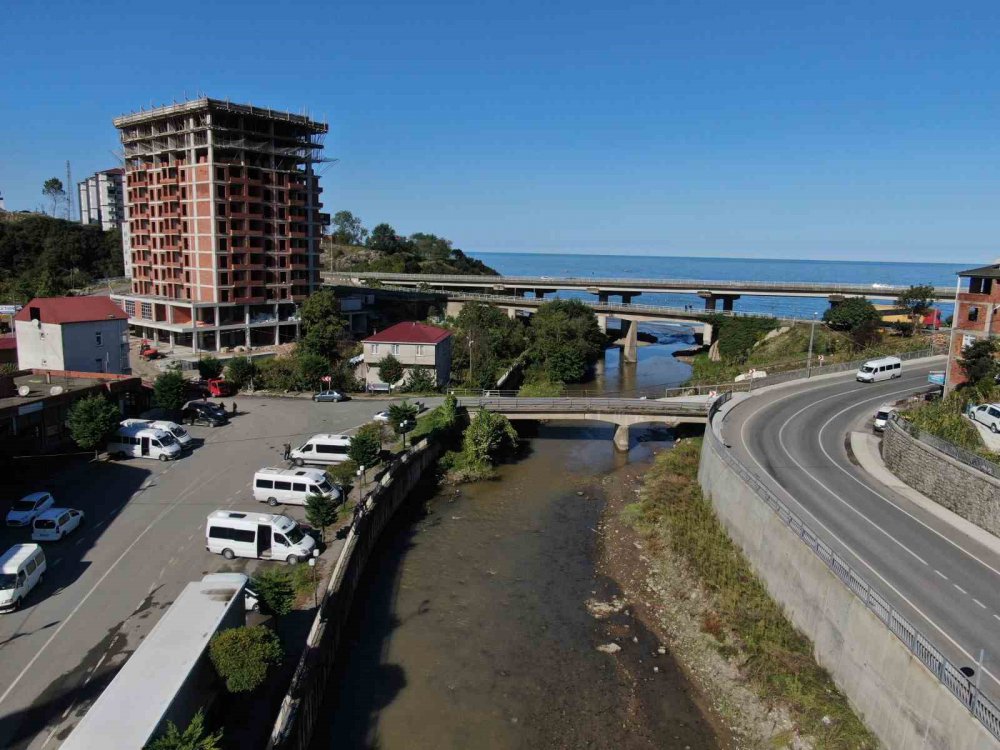 SAYIŞTAY RAPORUN’DA KARADENİZ BÖLGESİ GERÇEĞİ. RİZE – GİRESUN – TRABZON VE ORDU İLLERİNDE, DERE KENARLARINDA 1481 YAPININ RİSKLİ OLDUĞU TESPİT EDİLDİ