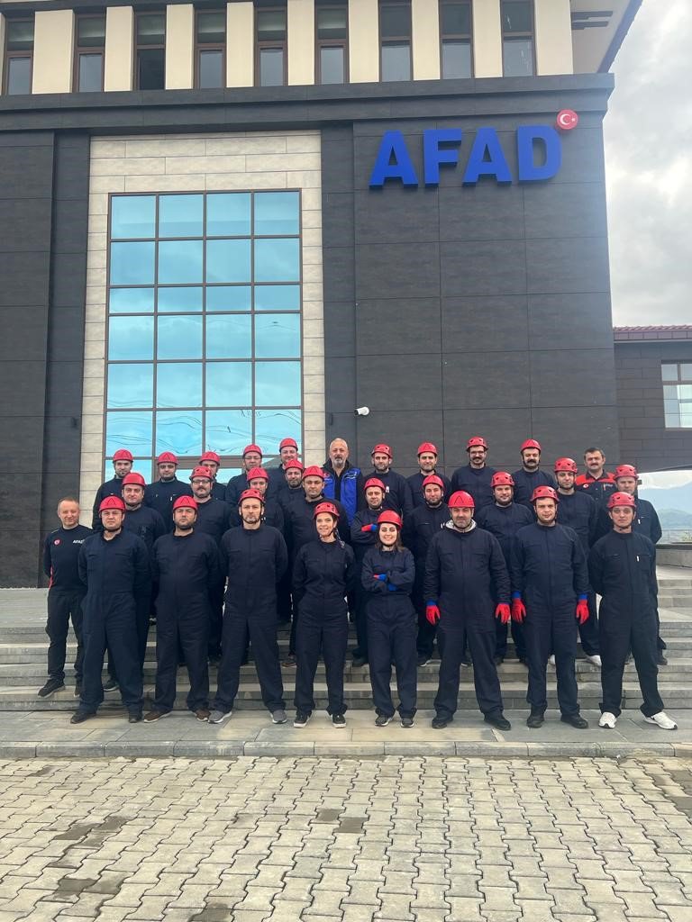 TRABZON İL AFET VE ACİL DURUM MÜDÜRLÜĞÜNÜN YENİ YERLEŞKESİNDE AFET FARKINDALIK EĞİTİMLERİ ARALIKSIZ SÜRÜYOR