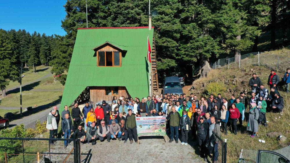 ARTVİN ORMAN BÖLGE MÜDÜRLÜĞÜ TARAFINDAN CUMHURİYETİN 100. YILI KUTLAMA ETKİNLİKLERİ KAPSAMINDA FOTO-JEEP SAFARİ ETKİNLİĞİ DÜZENLENDİ