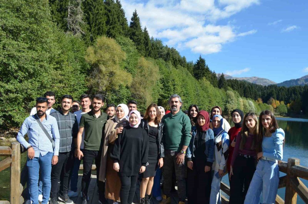 ARTVİN ORMAN BÖLGE MÜDÜRLÜĞÜ TARAFINDAN CUMHURİYETİN 100. YILI KUTLAMA ETKİNLİKLERİ KAPSAMINDA FOTO-JEEP SAFARİ ETKİNLİĞİ DÜZENLENDİ