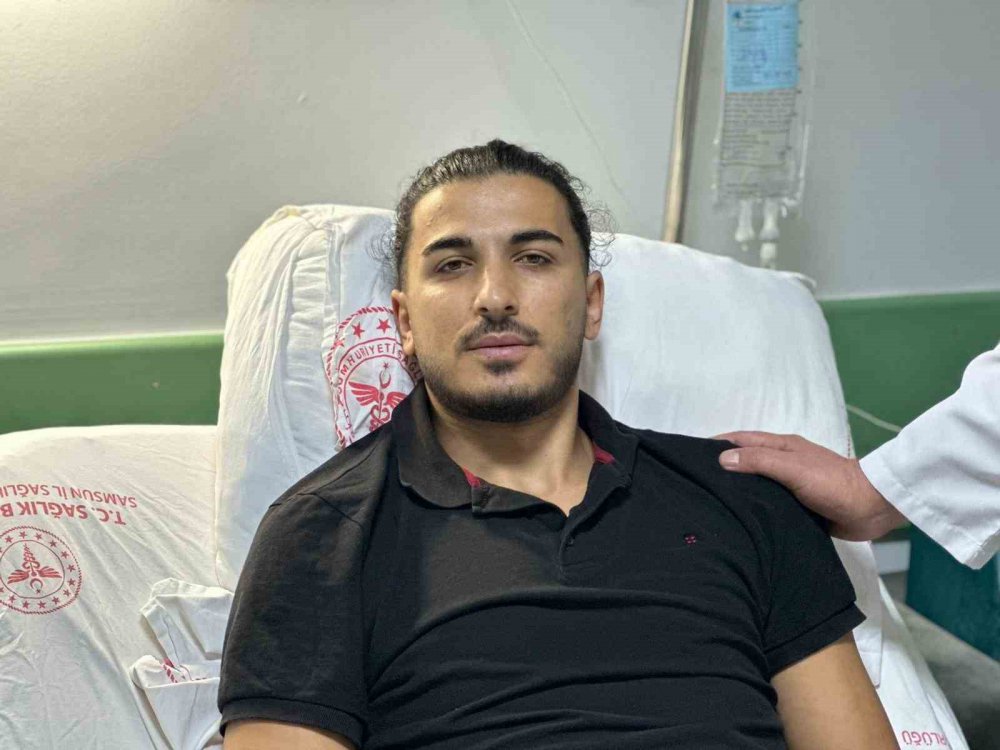 TÜRKİYE’DE DEVLET HASTANELERİNDE İLK: SAMSUN'DA 16 YAŞINDA HALI SAHADA ARKADAŞLARI İLE MAÇ YAPARKEN ÖN ÇAPRAZ BAĞLARI KOPAN 21 YAŞINDAKİ ENSAR USTA’YA ‘MENÜSKÜS NAKLİ’ YAPILDI