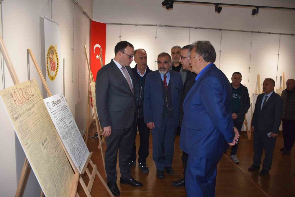 DOĞU ANADOLU GAZETECİLER CEMİYETİ TARAFINDAN CUMHURİYETİMİZİN 100. YILI KUTLAMALARI KAPSAMINDA HAZIRLANAN 100 YIL , 100 GAZETE KONULU SERGİ AÇILDI