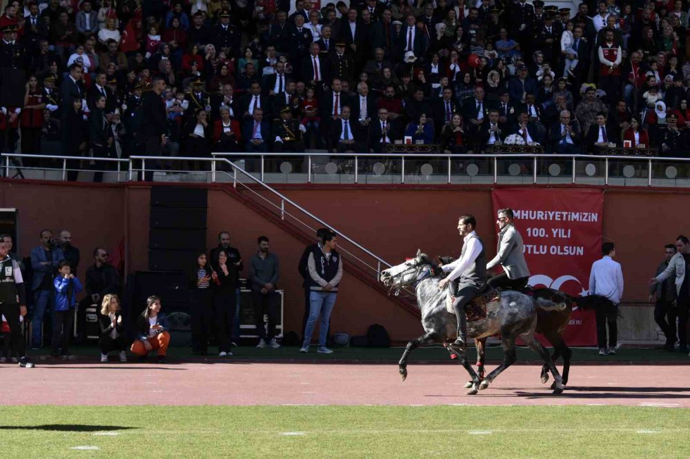 GÜMÜŞHANE’DE CUMHURİYETİN 100. YILI BÜYÜK BİR COŞKUYLA KUTLANDI