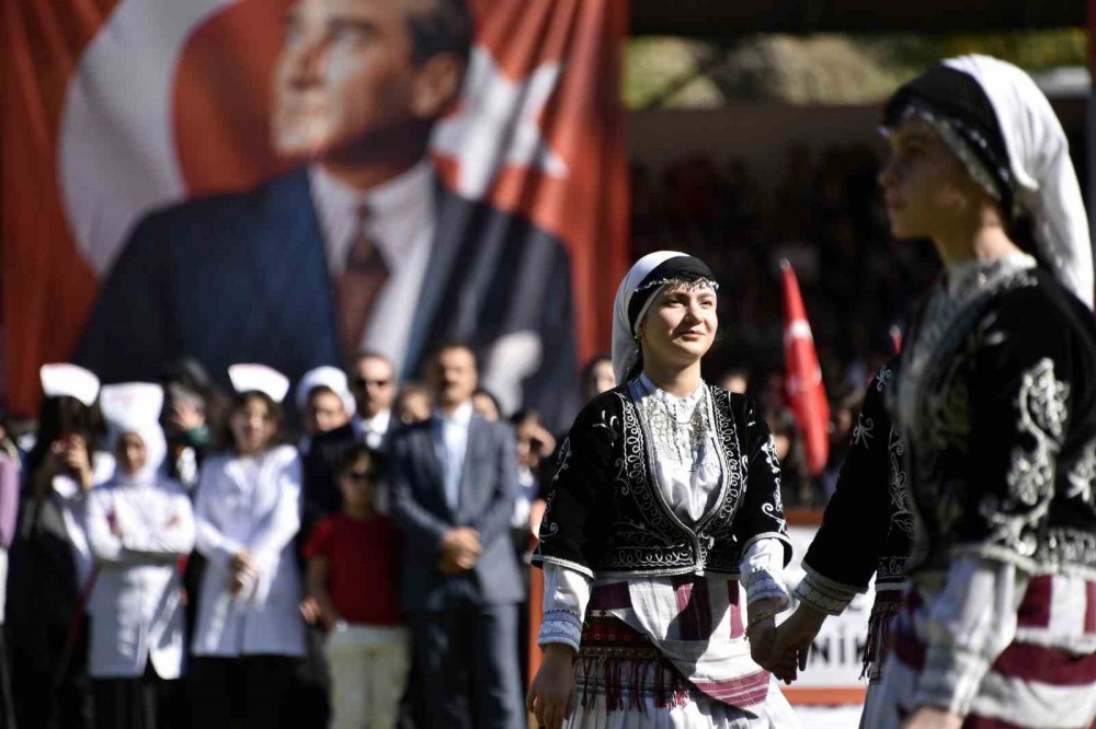 GÜMÜŞHANE’DE CUMHURİYETİN 100. YILI BÜYÜK BİR COŞKUYLA KUTLANDI