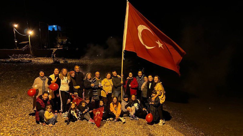 RİZE'NİN ARDEŞEN İLÇESİNDE CUMHURİYETİN 100. YILI NEDENİYLE YÜRÜYÜŞ GERÇEKLEŞTİRİLDİ