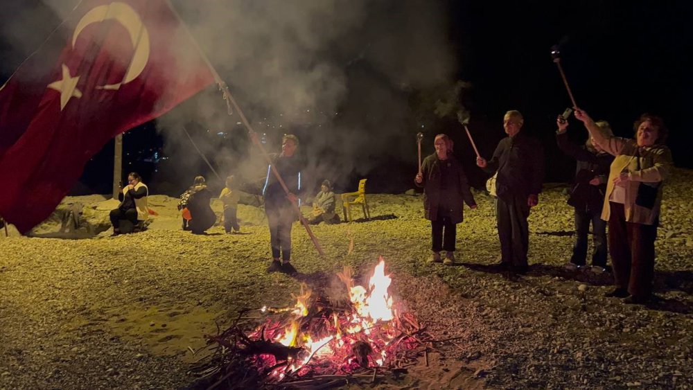 RİZE'NİN ARDEŞEN İLÇESİNDE CUMHURİYETİN 100. YILI NEDENİYLE YÜRÜYÜŞ GERÇEKLEŞTİRİLDİ