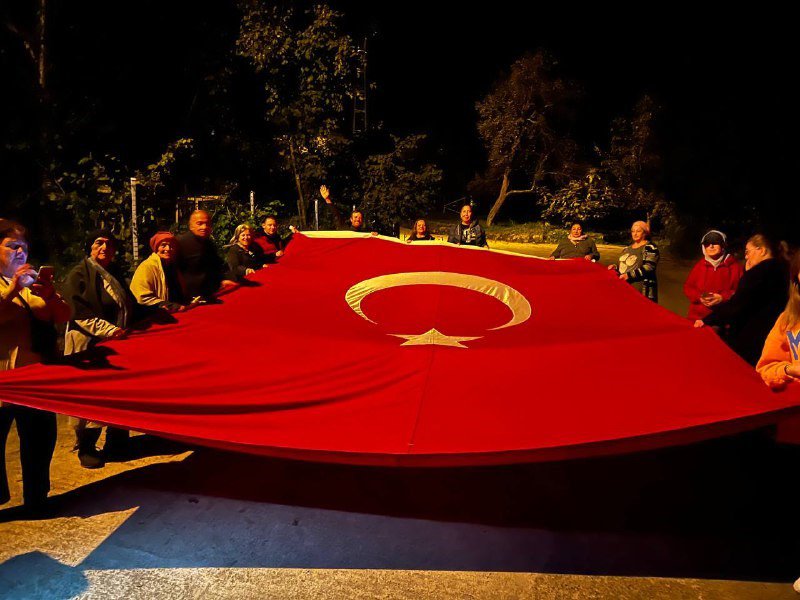 RİZE'NİN ARDEŞEN İLÇESİNDE CUMHURİYETİN 100. YILI NEDENİYLE YÜRÜYÜŞ GERÇEKLEŞTİRİLDİ