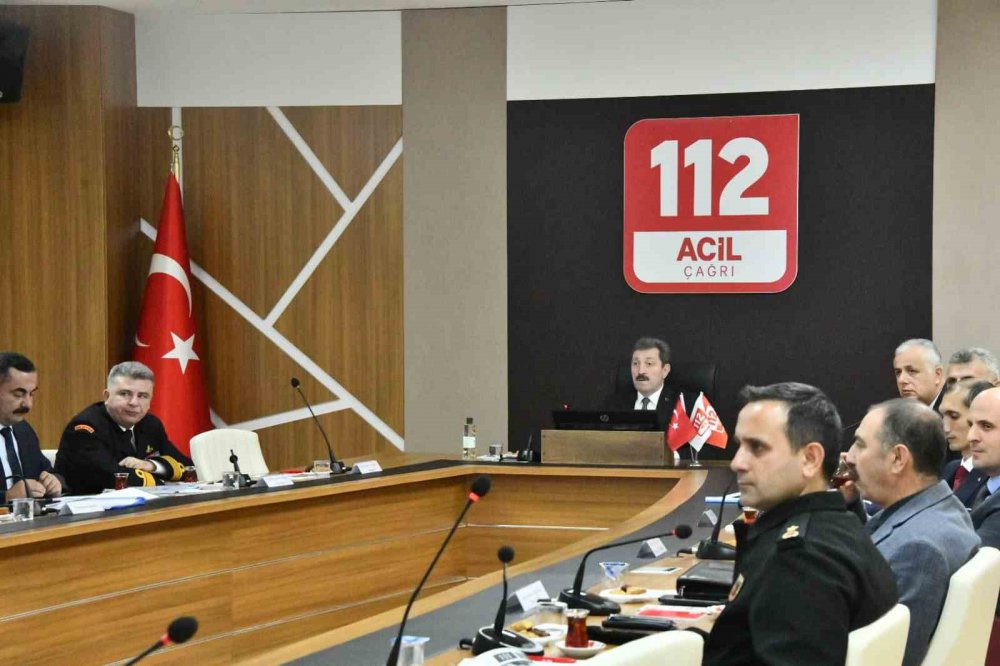 SAMSUN 112 ACİL ÇAĞRI MERKEZİ'NİN 1 OCAK 2023 TARİHİNDEN BUGÜNE KADAR 1 MİLYON 332 BİN 537 ÇAĞRI ALDIĞI,  ANCAK BU ÇAĞRILARIN YÜZDE 43'ÜNÜN ASILSIZ ÇAĞRILARDAN OLUŞUYOR BİLGİSİ PAYLAŞILDI