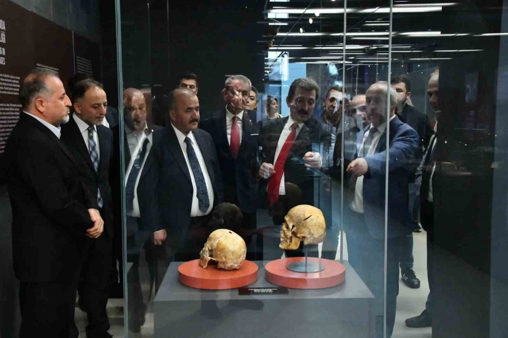 KARUN HAZİNESİ'NDEN SONRA TÜRKİYE'DE BULUNAN EN DEĞERLİ HAZİNE OLARAK GÖSTERİLEN AMİSOS HAZİNESİ, SAMSUN MÜZESİ'NDE SERGİLENMEYE BAŞLADI