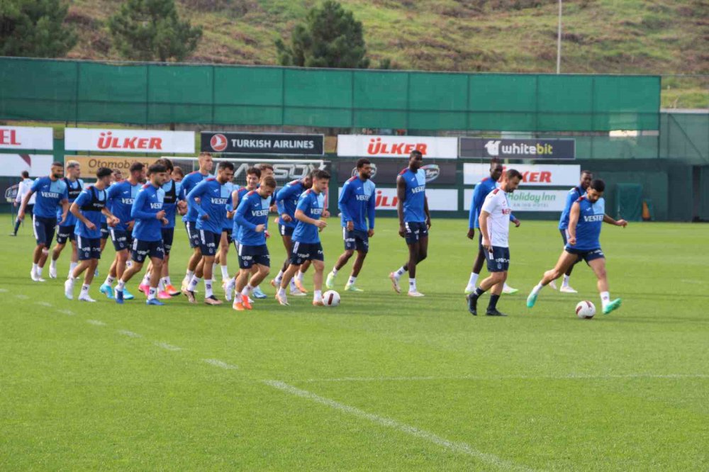 TRABZONSPOR, TRENDYOL SÜPER LİG'İN 11. HAFTASINDA DEPLASMANDA FENERBAHÇE İLE OYNAYACAĞI MAÇIN HAZIRLIKLARINI YAPTIĞI ANTRENMANLA SÜRDÜRDÜ
