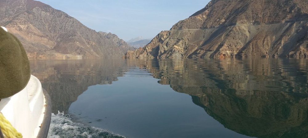 ARTVİN'DE BARAJ SULARI ALTINDA KALAN YUSUFELİ İLÇESİNİN ESKİ YERLEŞİM YERİNDE OLTA BALIKÇILIĞI BAŞLADI. GEZİP DOLAŞTIKLARI İLÇENİN ÜZERİNDE AMATÖR BALIKÇILAR BU KEZ OLTALARINI ATTI