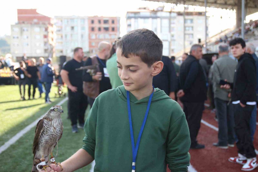 RİZE'NİN ARDEŞEN İLÇESİNDE DÜZENLENEN 4. ATMACA GÜZELLİK BECERİ VE DOĞAYA SALIM FESTİVALİ'NDE ATMACALAR,  TÜRKİYE'DEKİ ANAVATANI OLAN RİZE VE ARTVİN’Lİ YARIŞMACILAR BOY GÖSTERDİ