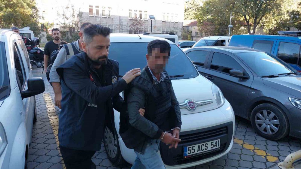 SAMSUN'UN İLKADIM İLÇESİ’NDE BALIKÇI FERAT KILIÇ’IN POMPALI TÜFEKLE ÖLDÜRÜLMESİ OLAYININ ZANLISI, SAMİMİ ARKADAŞI CEMAL Ç. ÇIKTI. KÜFÜRLEŞME YÜZÜNDEN MEYDANA GELDİĞİ ÖĞRENİLEN CİNAYETİN ŞÜPHELİSİ ADLİYEYE SEVK EDİLDİ