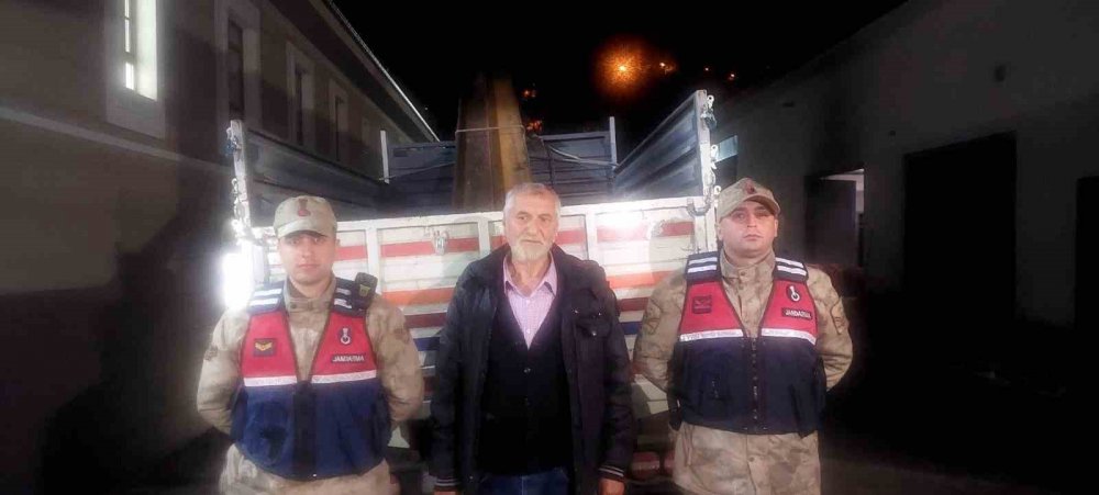 TRABZON'DA 4 İLÇEDE MEYDANA GELEN 5 HIRSIZLIK OLAYINI AYDINLATAN JASAT EKİPLERİ 13 ŞÜPHELİYİ YAKALADI