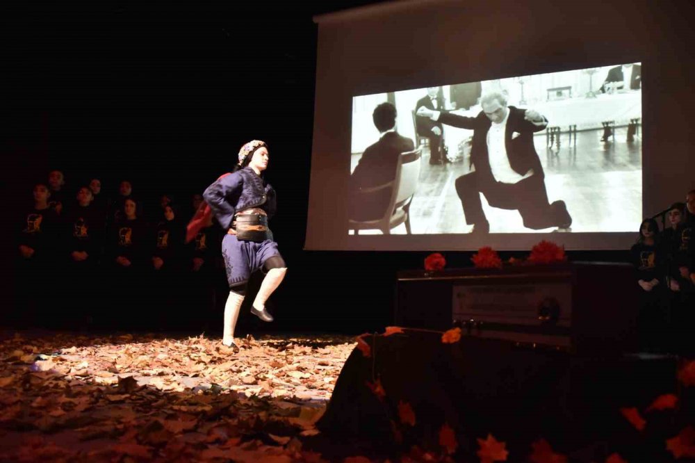 TÜRKİYE CUMHURİYETİ'NİN KURUCUSU GAZİ MUSTAFA KEMAL ATATÜRK, VEFATININ 85. YILINDA GÜMÜŞHANE'DE DÜZENLENEN TÖRENLERLE ANILDI