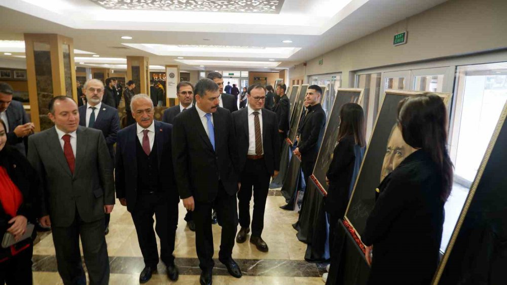 TÜRKİYE CUMHURİYETİ'NİN KURUCUSU MUSTAFA KEMAL ATATÜRK, EBEDİYETE İNTİKALİNİN 85. YILDÖNÜMÜNDE ERZURUM'DA TÖRENLERLE ANILDI