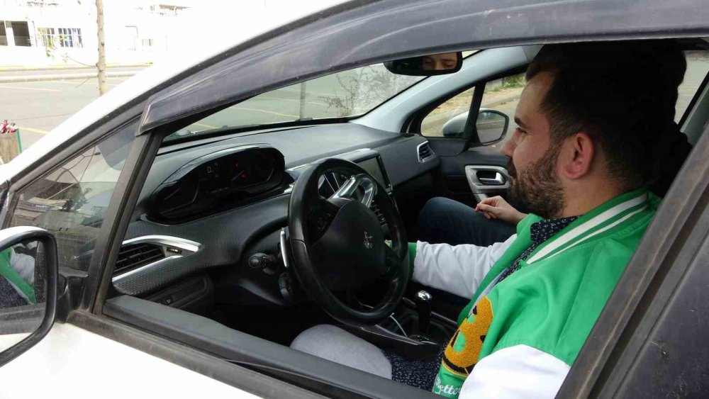 TRABZON'DA 7 YAŞINDA MOTOSİKLETİN ÇARPMASI SONUCU SAĞ BACAĞI VE SOL KOLUNU KAYBEDEN 29 YAŞINDAKİ MURAT ÇABUK, ENGELLERE RAĞMEN HAYATA TUTUNARAK FENOMEN OLDU