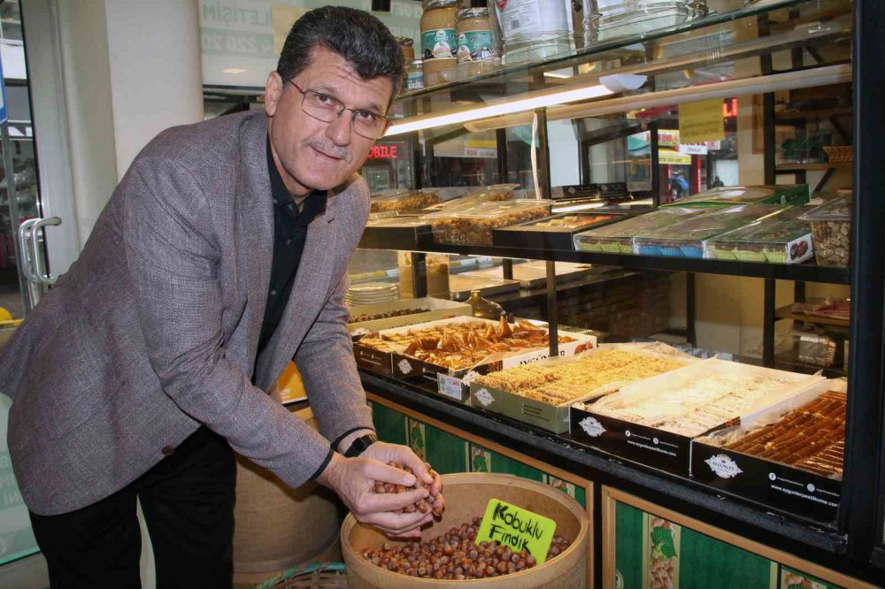 KARADENİZ FINDIĞININ KALİTESİ BİR KERE DAHA İSPATLANDI. İTALYAN FİRMASI FERRERO, KARADENİZ FINDIĞINA ALTERNATİF İÇİN YAPTIĞI MİLYARLARCA LİRALIK YATIRIMINI ÇÖPE ATMAK ZORUNDA KALDI