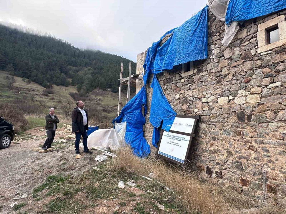 GİRESUN'UN ALUCRA İLÇESİNDE 19. YÜZYILDA YAPILDIĞI TAHMİN EDİLEN ÇAKRAK KİLİSESİ, GİRESUN İL ÖZEL İDARESİ TARAFINDAN ASLINA UYGUN ŞEKİLDE RESTORE EDİLİYOR