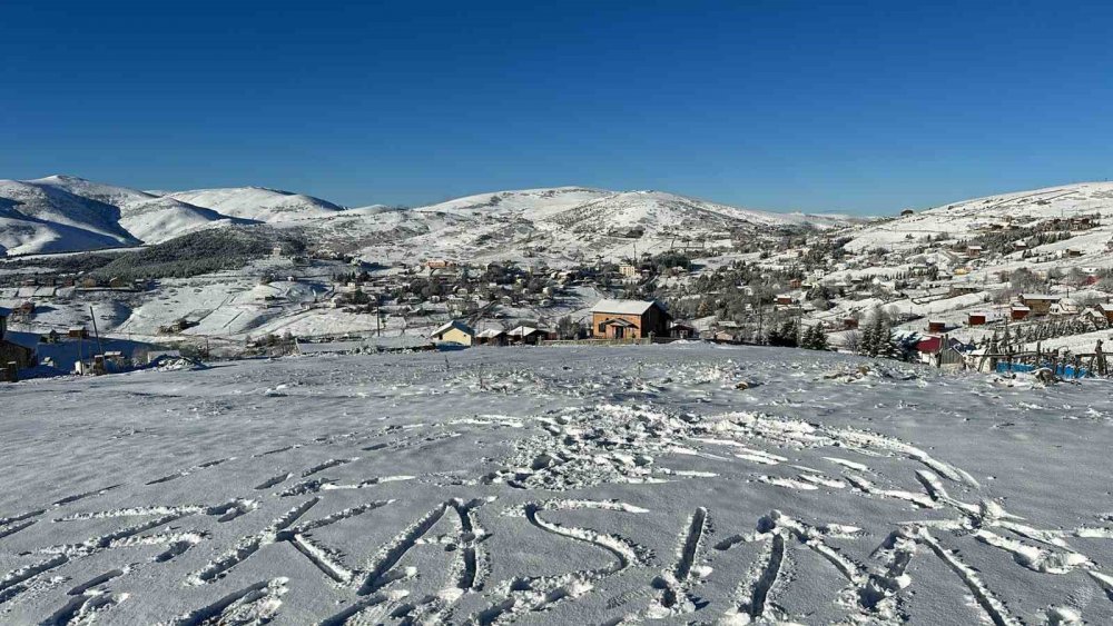 ORDU'NUN KABADÜZ İLÇESİNDE BULUNAN ÇAMBAŞI YAYLASI'NA MEVSİMİN İLK KARI DÜŞTÜ