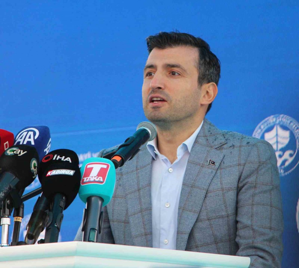 TRABZON BÜYÜKŞEHİR BELEDİYESİ TARAFINDAN PAZARKAPI MAHALLESİ'NDE 2 BİN 200 METREKARE ALANDA KURULAN, TÜRKİYE'NİN 2. UZAY TEMALI BİLİM MERKEZİ OLAN ÖZDEMİR BAYRAKTAR BİLİM MERKEZİ VE PLANETARYUM TÖRENLE HİZMETE AÇILDI