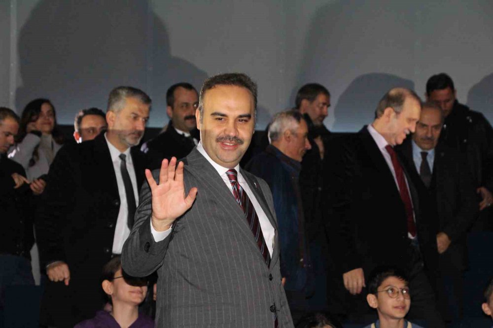 TRABZON BÜYÜKŞEHİR BELEDİYESİ TARAFINDAN PAZARKAPI MAHALLESİ'NDE 2 BİN 200 METREKARE ALANDA KURULAN, TÜRKİYE'NİN 2. UZAY TEMALI BİLİM MERKEZİ OLAN ÖZDEMİR BAYRAKTAR BİLİM MERKEZİ VE PLANETARYUM TÖRENLE HİZMETE AÇILDI