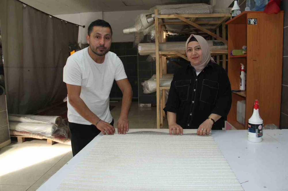 GİRESUN'DA BİR VATANDAŞIN VEFAT EDEN ANNESİNDEN KALAN VE YIKAMAYA VERDİĞİ HALININ İÇİNDEN YAKLAŞIK 600 BİN LİRALIK ALTIN ÇIKTI